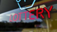 Un cartel de la lotería estadounidense en una imagen de archivo.