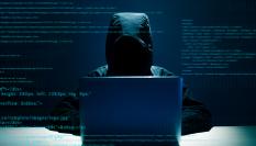 Recreación de un 'hacker' en acción