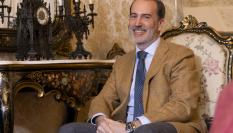 La apertura de juicio oral en su contra por un presunto delito de odio pone en cuestión la continuidad en el cargo del presidente del Parlament, Gabriel Le Senne, de Vox. En la imagen, Le Senne, en el Parlament este viernes.