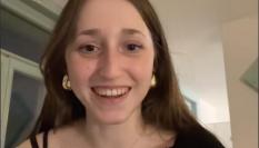 Sara, la joven española que vive en Suiza y lo cuenta en su cuenta de TikTok.