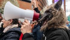 Protesta contra la caza del lobo ibérico convocada por PACMA.