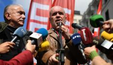 Unai Sordo, junto a Pepe Álvarez, en la manifestación del 1 de mayo de 2024