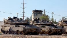 Tanques israelíes en un enclave de la Franja de Gaza este jueves