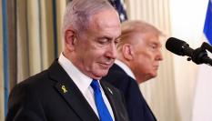 El primer ministro de Israel, Benjamin Netanyahu, junto a su homólogo estadounidense, Donald Trump; en la rueda de prensa de presentación de su propuesta conjunta para un alto al fuego en Gaza.