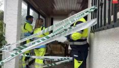 Un equipo médico del Summa 112 ha encontrado a un varón y a una mujer, ambos de 60 años, fallecidos con signos visibles de violencia en un chalet situado en la calle de la Jara de la localidad madrileña de Alpedrete