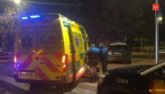 Los sanitarios del 112 Madrid, actuando anoche en el ataque machista en Torrejón de Ardoz.