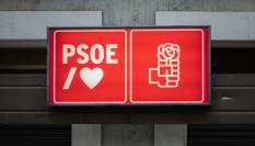 Entrada a la sede del PSOE