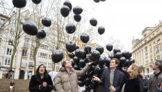 Suelta de 379 globos negros este jueves en Vitoria para reivindicar la adopción de medidas para el esclarecimiento de los 379 crímenes de ETA aún no resueltos completamente