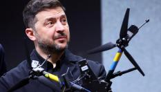 Imagen de archivo del presidente ucraniano, Volodímir Zelenski, durante una visita a la fábrica de drones alemana Quantum Systems.