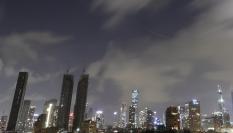 Tel Aviv (Israel), 20/03/2026.- A long exposure showing the interception of a ballistic missile in the skies above Tel Aviv, as sirens sounds across central Israel, 20 March 2026. EFE/EPA/ABIR SULTAN