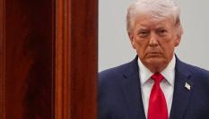 El presidente de EEUU, Donald Trump, antes de su intervención televisada para hablar sobre la guerra con Irán desde el Salón de la Cruz de la Casa Blanca, el 1 de abril de 2026.