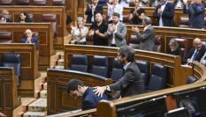 Pablo Bustinduy, junto a Ernest Urtasun, durante el debate de la prórroga de los contratos de alquiler, este martes en el Congreso
