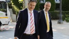 El el exsecretario de Estado Francisco Martínez (d) a su llegada este jueves a la Audiencia Nacional