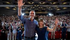 El presidente del Gobierno, Pedro Sánchez, junto a la secretaria general electa de Juventudes Socialistas de España, Aránzazu Figueroa.