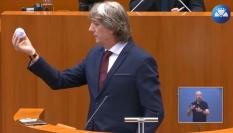Carlos Martínez, secretario general del PSOE en Castilla y León, durante una intervención en las Cortes.
