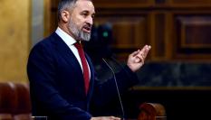 El líder de Vox, Santiago Abascal durante su intervención tras la comparecencia de Pedro Sánchez en el Congreso para abordar los casos judiciales que afectan al PSOE.