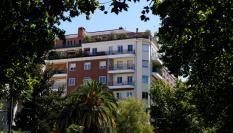 Vista del ático de Chamberí que la presidenta de la Comunidad de Madrid, Isabel Díaz Ayuso, iba a utilizar como oficina provisional, en la capital de España.