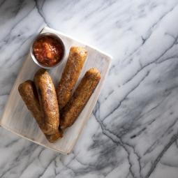 La UE prohíbe vender como "carne" los productos vegetales pero acepta la "salchicha vegetal" o la "hamburguesa vegana": "Estas reglas solo aumentan la confusión y son innecesarias"