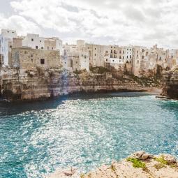 Confirmado: los ricos están huyendo del turismo masivo en Italia, Grecia y Japón y buscan alternativas más tranquilas en Puglia, Paros y Kanazawa, según un planificador de viajes de lujo