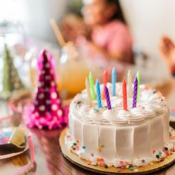 Un padre exige 1,83 euros por niño a los padres tras la fiesta de cumpleaños de su hija: "Pensaron que era una broma"