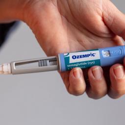 La cara B del Ozempic: la demanda de productos para evitar la caída del pelo o cuidar la piel se dispara por el boom de la semaglutida y sus efectos secundarios