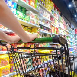 ‘Backwards shopping’, el último fenómeno viral: empezar por vaciar la nevera antes de ir al supermercado promete un ahorro de hasta 700 euros al año