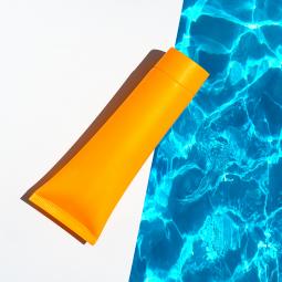 Desde texturas ligeras para piel grasa hasta en formato 'stick' para reaplicar: ocho cremas solares para cada tipo de piel o necesidad