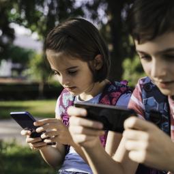 María Sánchez, experta en tecnología: "Si tienes un hijo o hija menor haz esto ya en el teléfono"