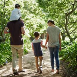 Jeffrey Kluger, divulgador: "El 95% de los padres tiene un hijo favorito y el otro 5% restante miente"