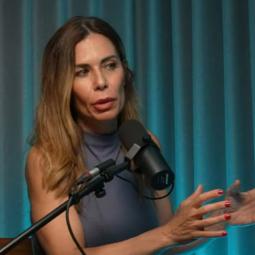 Una neuropsicóloga revela el momento exacto del día para reprogramar tu cerebro y explica por qué es un error ver series antes de dormir: "Es una ventana abierta al inconsciente"