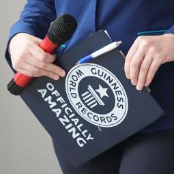 Jesús Vázquez, Aitana Bonmatí e Ibai Llanos en la nueva edición del libro Guinness de los récords