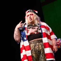 Esty Quesada (Soy una pringada): "Me molestan muchísimas cosas: los hombres con zapatos horribles, los hombres que llevan pantalones muy pitillo, los calvos..."