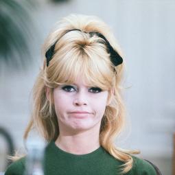 Brigitte Bardot, un icono de moda que siempre es tendencia: del flequillo cortina a los cuadros vichy