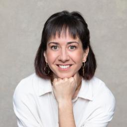 Alba Cardalda: "Las generaciones más jóvenes marcan más límites y se ponen en el centro desde un punto de vista individualista sin tener tan en cuenta a los demás"