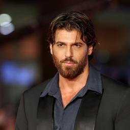 Detienen al actor turco Can Yaman en Estambul por presunta posesión de drogas