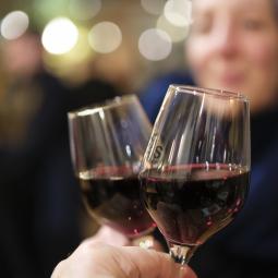 Jorge Martín, médico: "Si después de beber alcohol te dan ganas de comer pizza, pasta o pan, es tu cuerpo pidiendo auxilio"