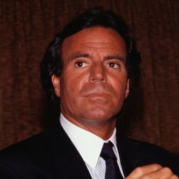 Las pruebas ginecológicas ilegales a las que sometía Julio Iglesias a sus empleadas: esto dice la normativa de Punta Cana