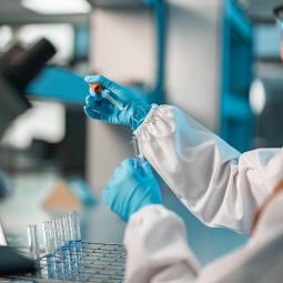 Eduardo Vilar-Sánchez, investigador español detrás de la prometedora vacuna contra el cáncer de colón: "Es un paso inicial, pero demostraremos que las vacunas preventivas son factibles"