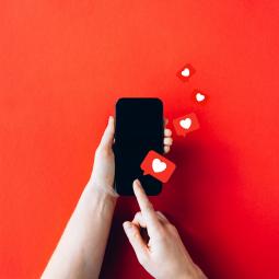 La IA como asistente para citas: del peligro de los perfiles falsos al auge de recurrir a ella para resolver dudas sobre sexualidad