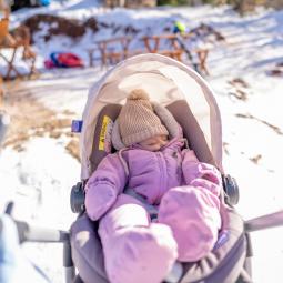 Los niños se echan la siesta al aire libre en esta guardería durante el invierno: "Solo tienes que cerrarle bien la cremallera y estará lista"
