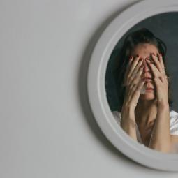 Marta Barranco, psicóloga: "Una persona con baja autoestima piensa 'qué he hecho yo para merecer esto cada vez que pasa algo malo'"