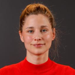 Giulia Enders, médica y divulgadora: "No tengamos miedo a virus y bacterias, la mayoría no nos hacen nada"