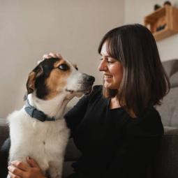 Veterinarios apuntan por qué los perros inclinan la cabeza cuando les hablas