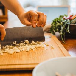 Rosa Moreno, experta en tendencias: "Cocinar se ha convertido en un lujo: el ritmo de vida frenético ha cambiado para siempre la relación con la cocina"