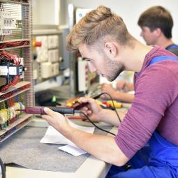 Todo sobre becas MEC para FP: requisitos y fechas 2026