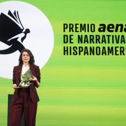 Samanta Schweblin, tras hacerse con el galardón Aena: "No sé qué hacer con tanto dinero"