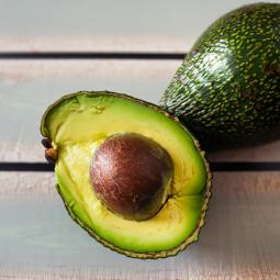 Boticaria García, nutricionista, desvela el infalible truco para madurar aguacates: "Se utiliza un calcetín"