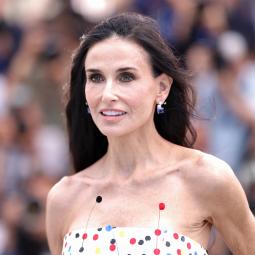 Demi Moore convierte Cannes en una fiesta con su vestido efecto confeti