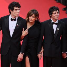 'La bola negra' llega a Cannes: la gran noche de Los Javis con Penélope Cruz y Guitarricadelafuente