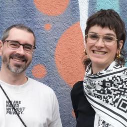 Urban Privacy, la marca de moda viral que combate el reconocimiento facial: "Estilo, privacidad y contravigilancia"